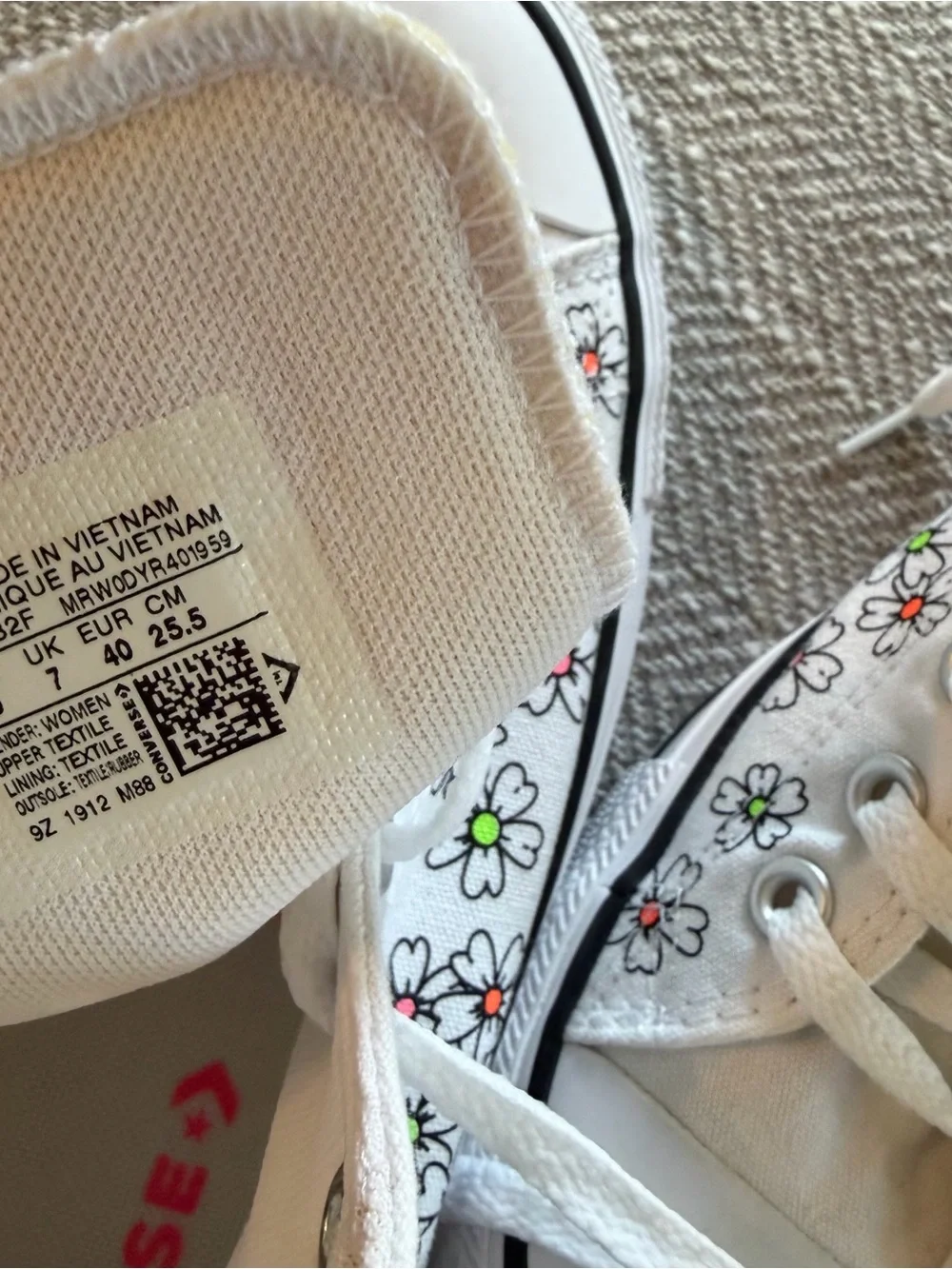 Converse All Star Chuck Taylor Women’s Size 9 White Floral Canvas Sneakers Fairy